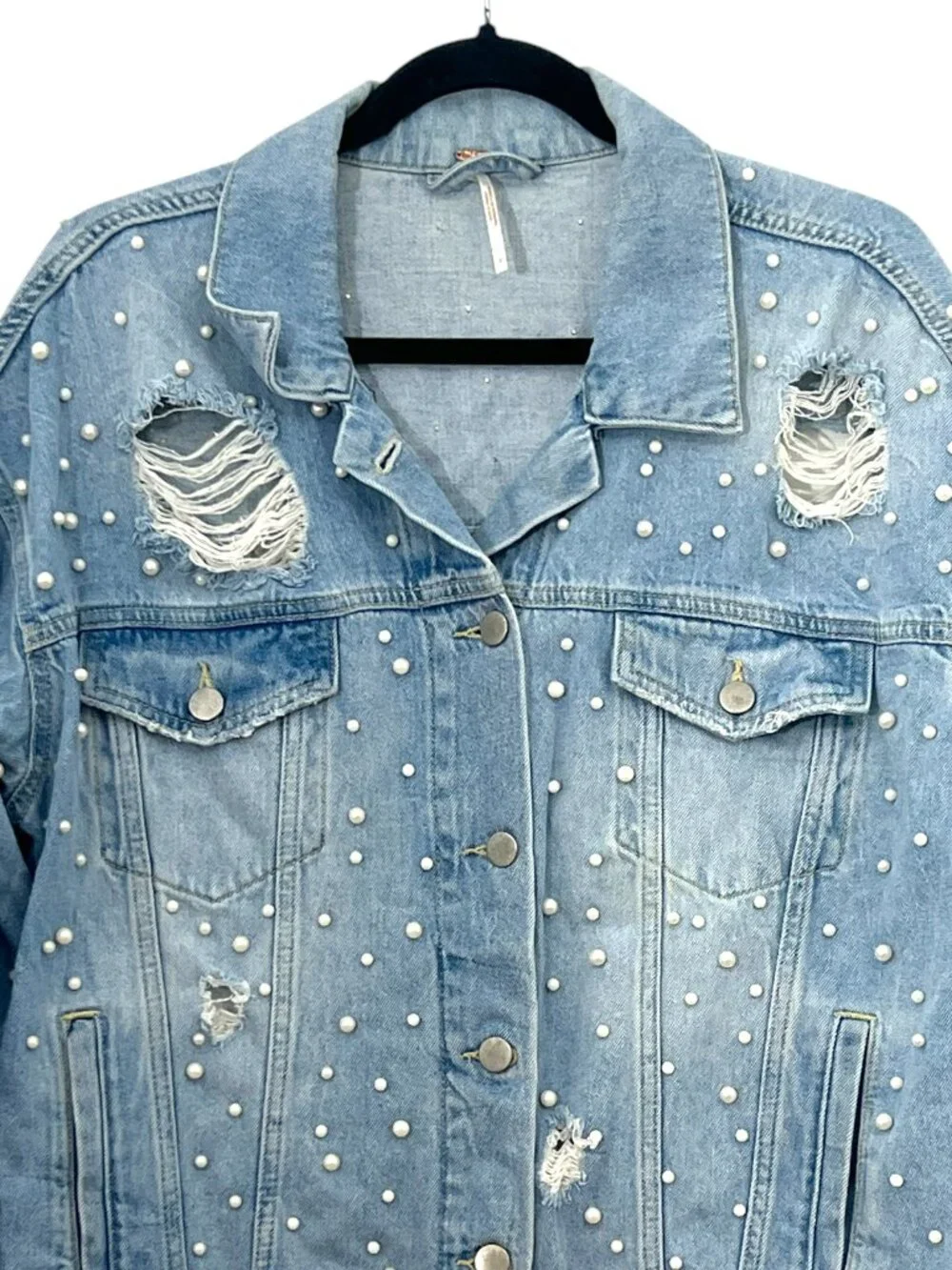 Free People Sunday Funday Pearl Distressed Denim Trucker Jacket Small Pre-Loved - Picture 3 of 7